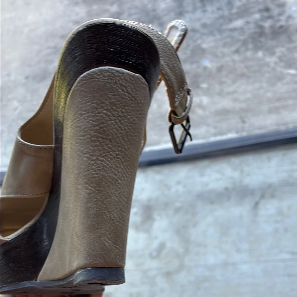 Bucco Tan Wedges Stylish Comfort - Picture 3 of 8